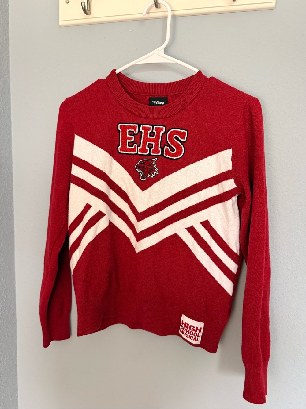 Disney High School Musical East High Cheer Women’s Cropped Sweatshirt Boxlunch S